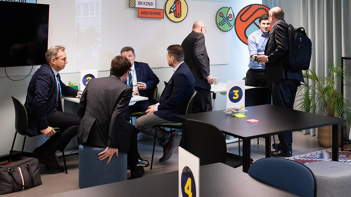 &lt;p&gt;The twenty minutes pass quickly, but this is usually enough to make an initial connection.&lt;/p&gt;